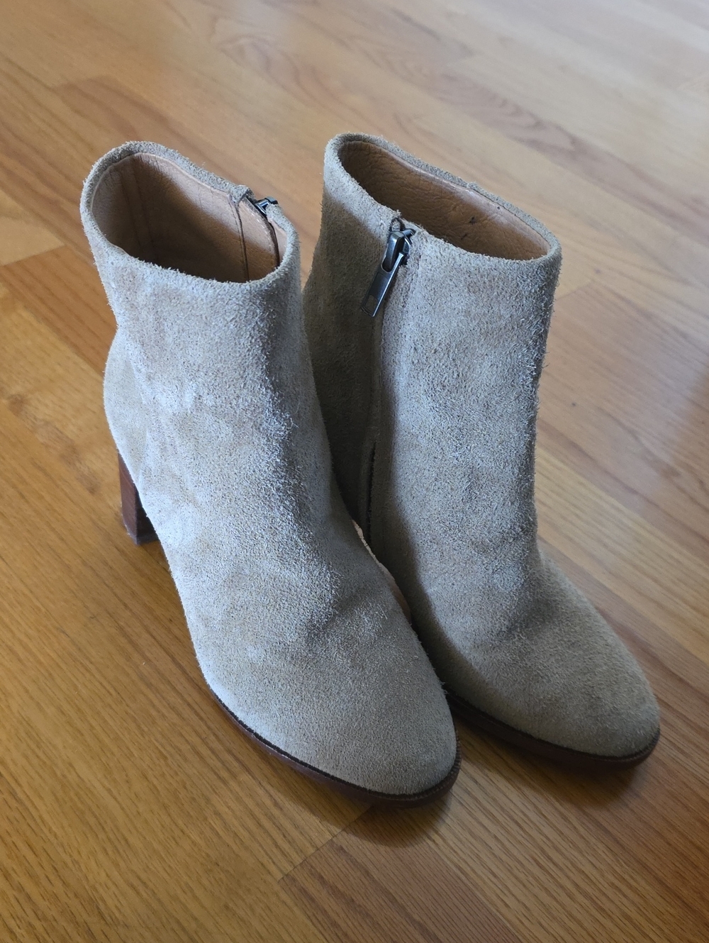 Madewell Suede Ankle Boots in Beige Suede with Brown Heel.